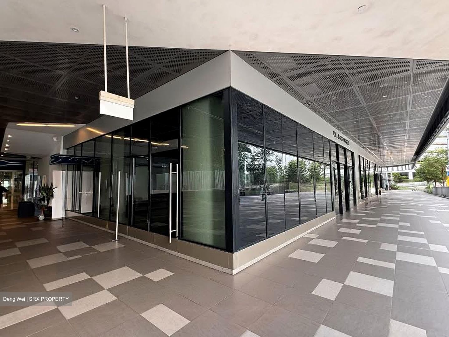 City Gate (D7), Retail #563963481